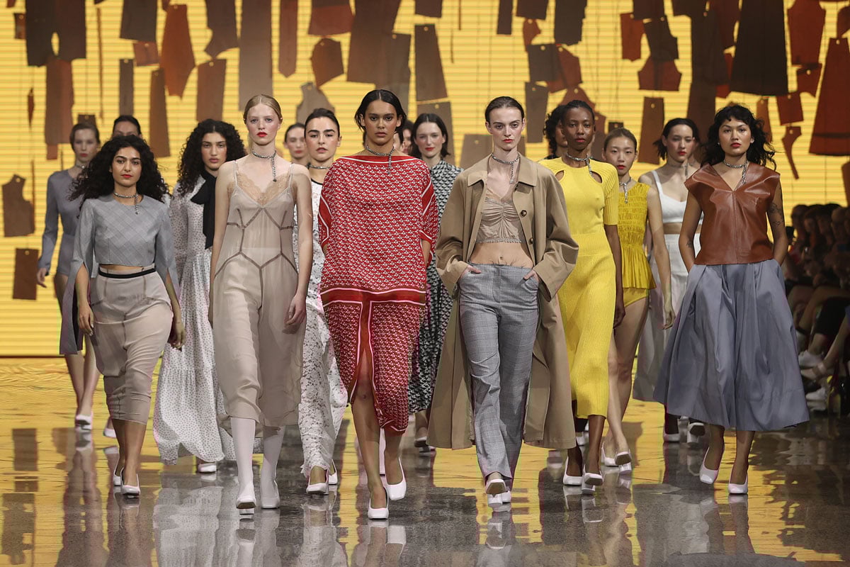 KATE SYLVESTER FROM THE RUNWAY TO YOUR BATHROOM