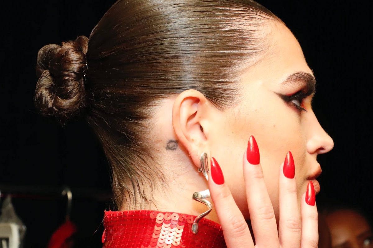 Sleek Buns for a No Wash Day