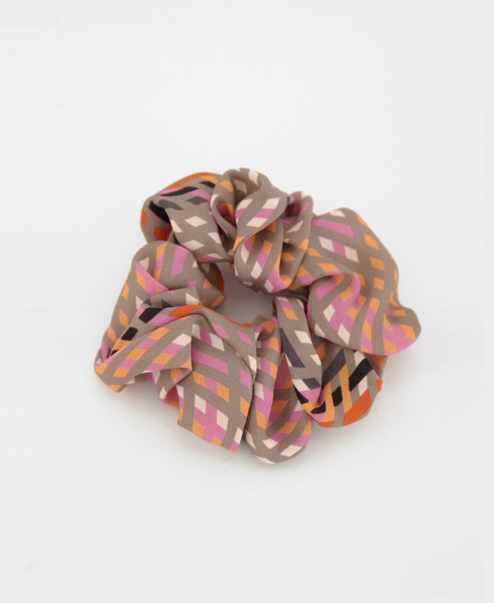 BASKETWEAVE SCRUNCHIE PINK
