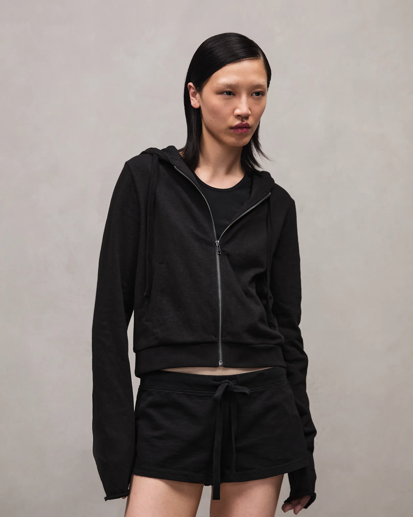 トップス ENTIRE STUDIOS Cropped Full Zip Entire Studios Black Cropped Full Zip Hoodie - Hoodies