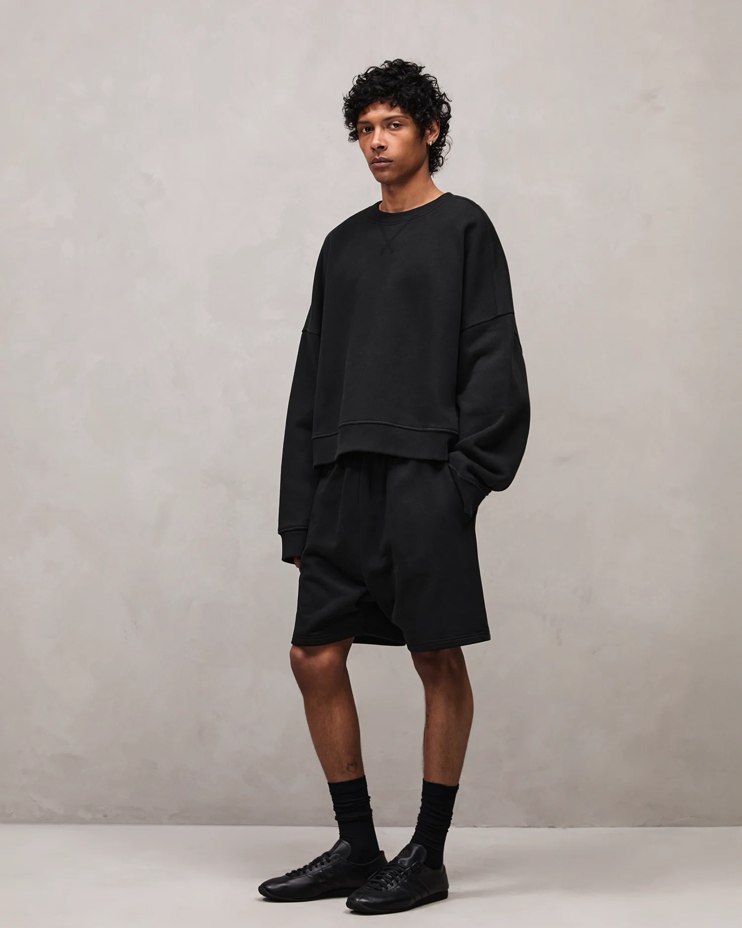 box crew black – entire studios