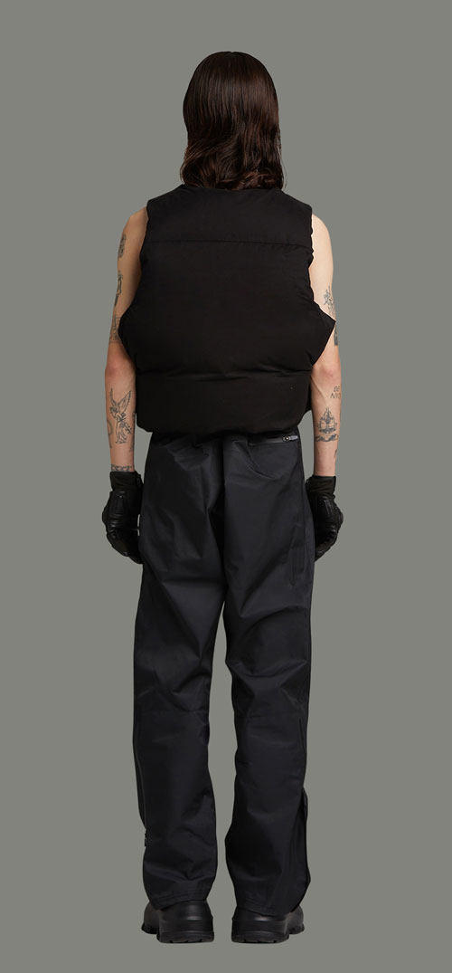 pillow vest soot – entire studios