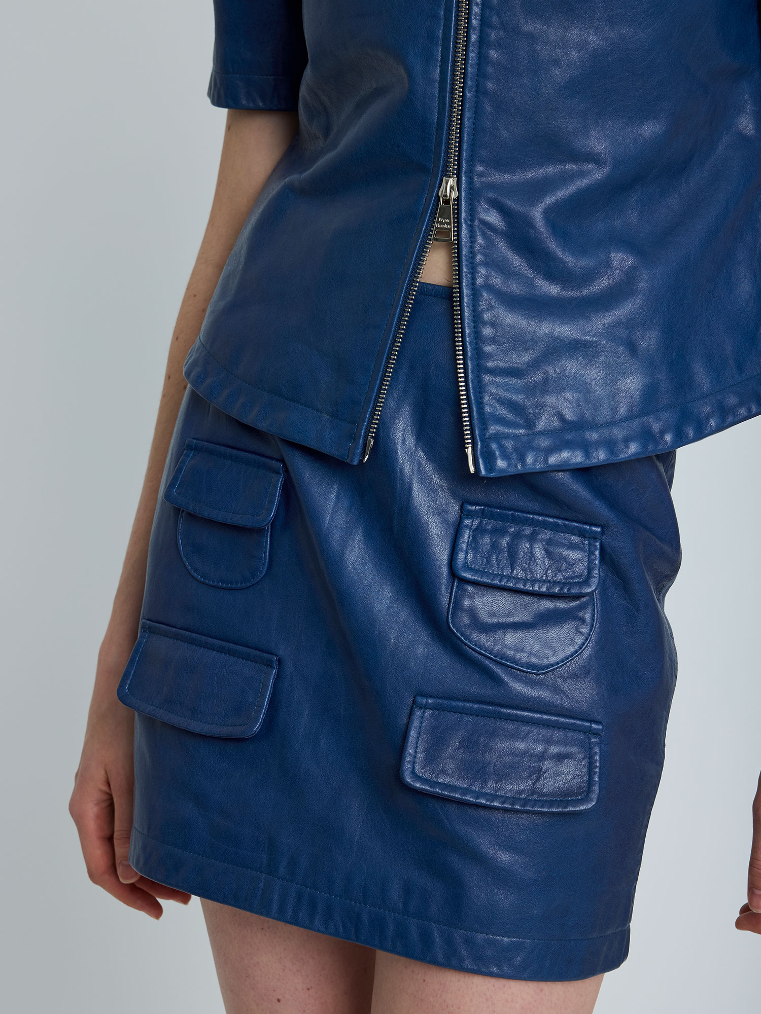 LEATHER UTILITY MINI SKIRT | INK