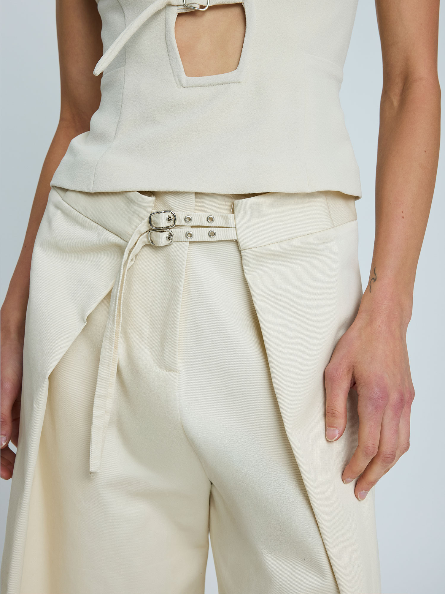 UTILITY WRAP SHORTS | IVORY