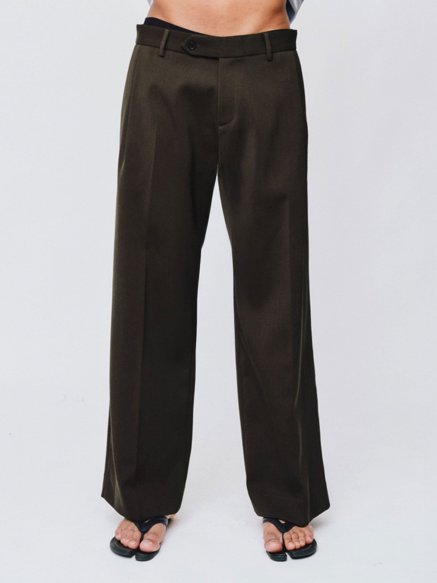 MENS PLEATED TROUSER | DARK BROWN