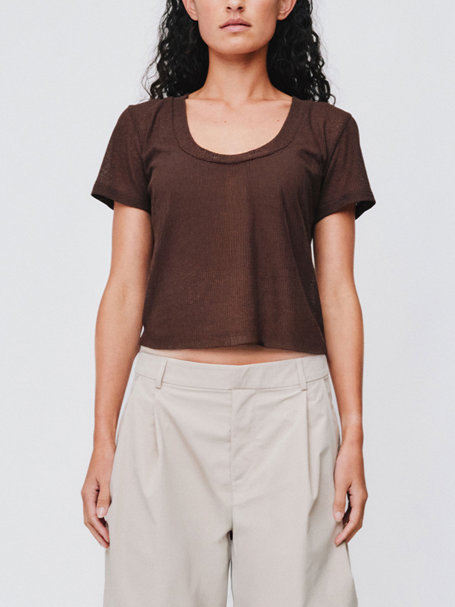 SCOOP T-SHIRT | DARK BROWN